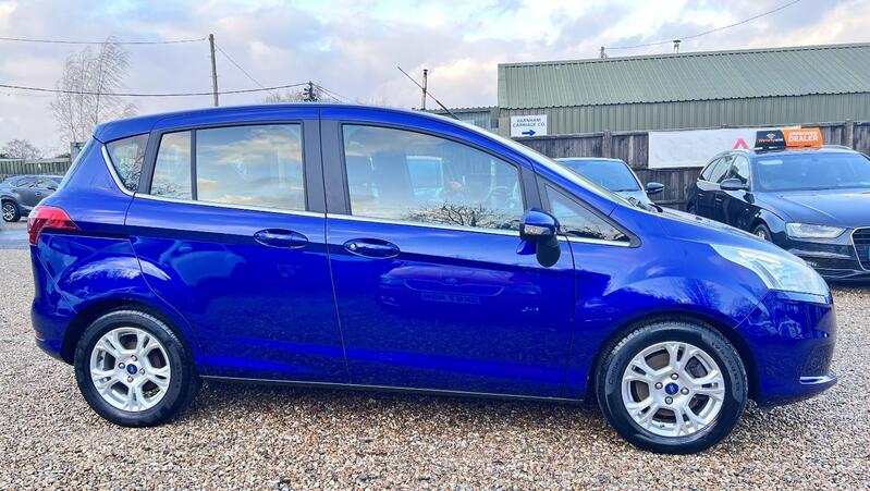 FORD B-MAX 1.0 T EcoBoost Zetec Navigator  2017