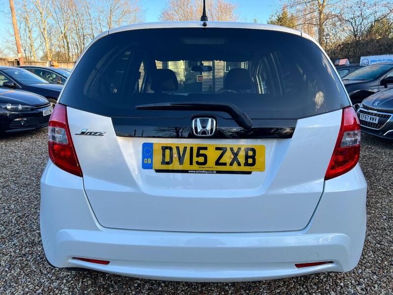 HONDA JAZZ 1.4 i-VTEC ES Plus  2015