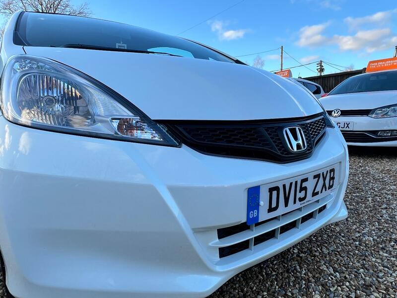 HONDA JAZZ 1.4 i-VTEC ES Plus  2015