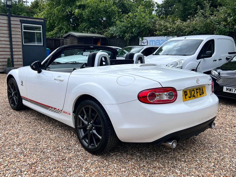 MAZDA MX-5 2.0 i Kuro 2012