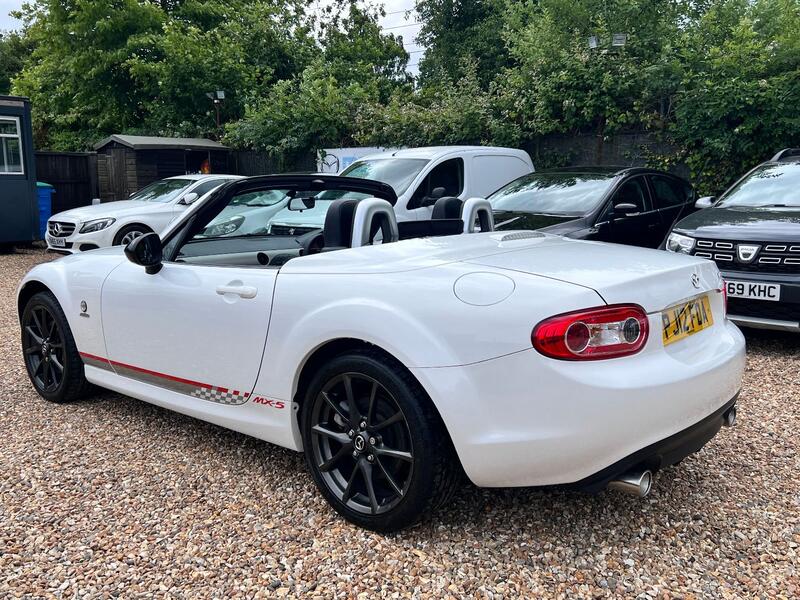 MAZDA MX-5 2.0 i Kuro 2012