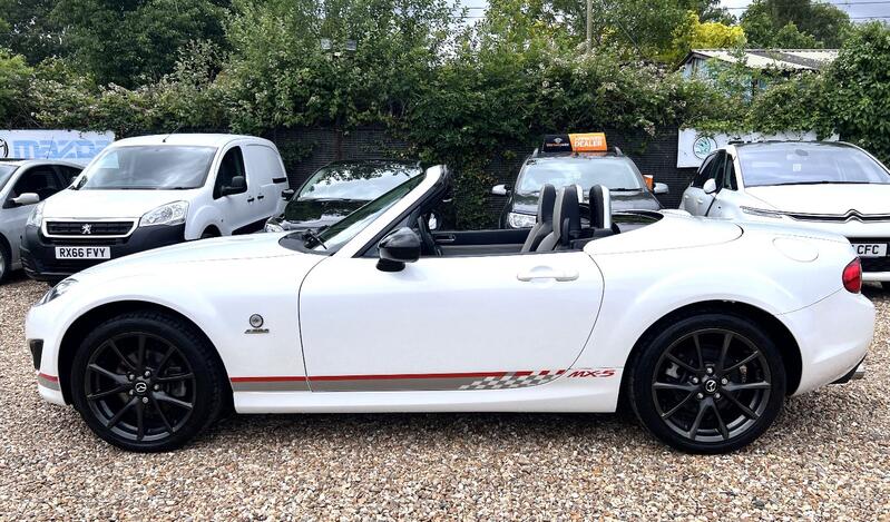 MAZDA MX-5 2.0 i Kuro 2012