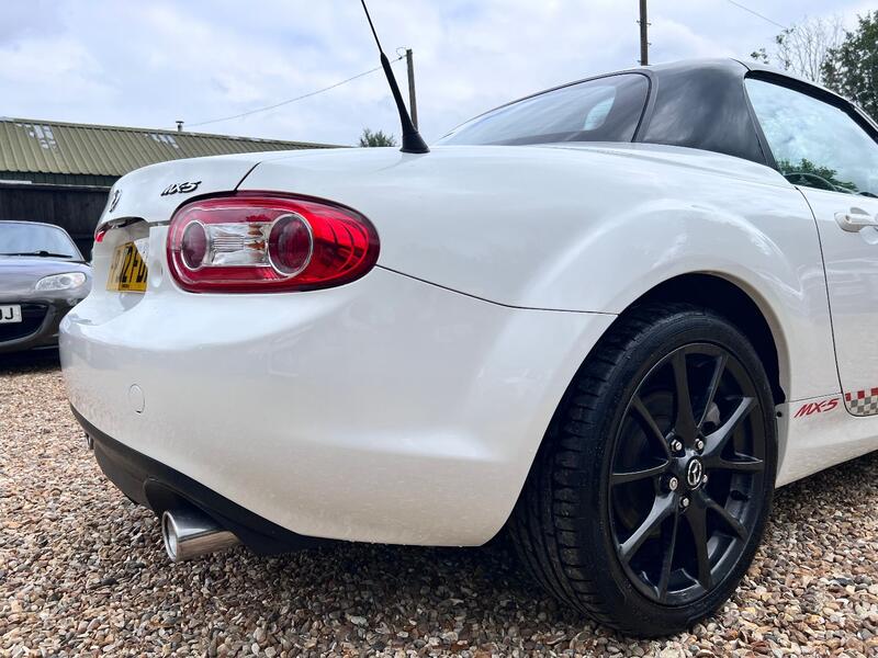 MAZDA MX-5 2.0 i Kuro 2012