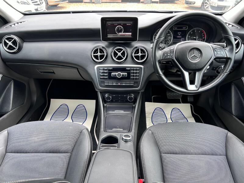 MERCEDES-BENZ A CLASS 1.6 A180 BlueEfficiency SE 2013