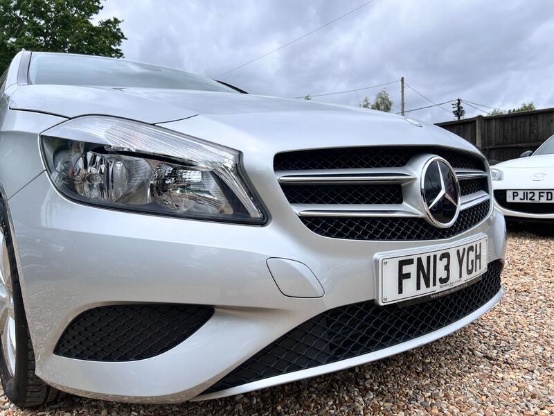 MERCEDES-BENZ A CLASS 1.6 A180 BlueEfficiency SE 2013