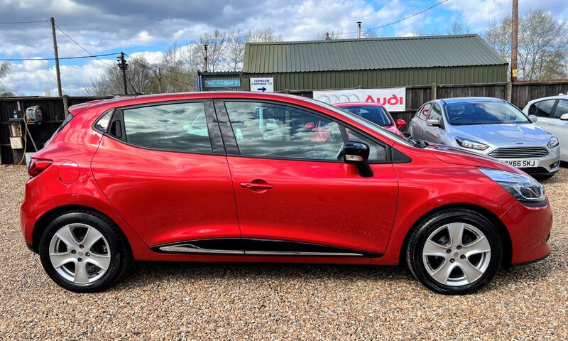 RENAULT CLIO 1.2 16V Dynamique  * SAT NAV + BTOOTH * 2015